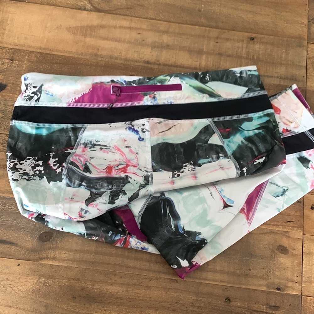 HTF Lululemon Crops - Picture 2 of 4